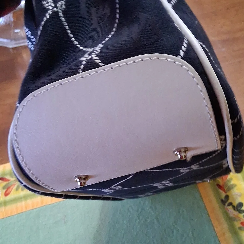 Dooney & Bourke Black and White Satchel - Picture 6 of 12